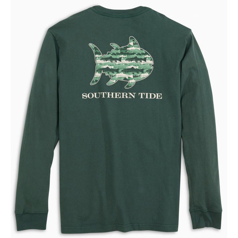 Load image into Gallery viewer, Southern Tide Kids Chasin Tail Skipjack Fill Long Sleeve T-Shirts
